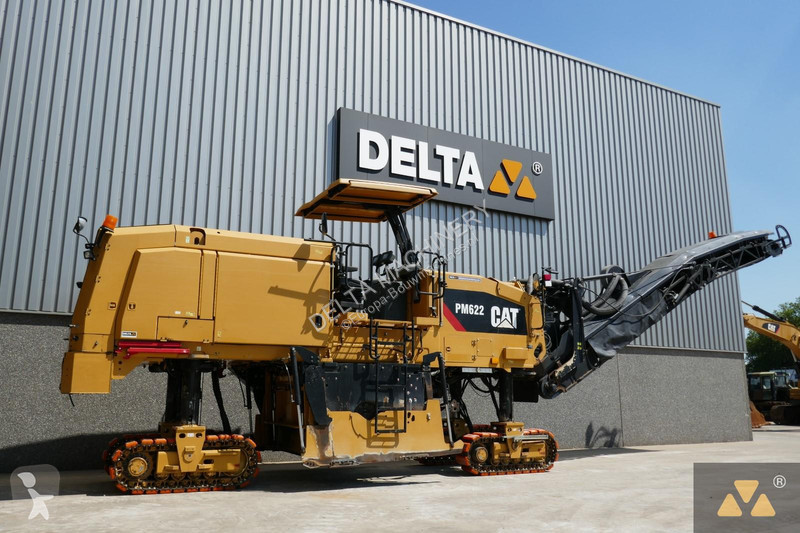 Lavori stradali Caterpillar PM622