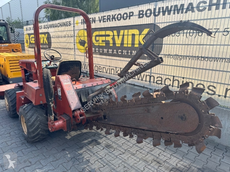 Wegenbouw Ditch-witch 3700 DD