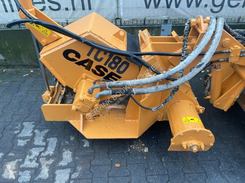 أشغال طرقية Case TC 180