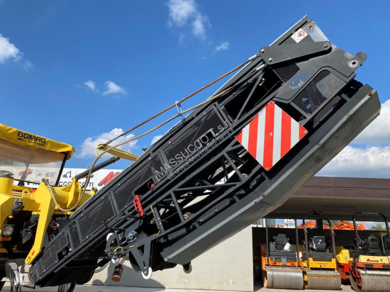 Дорожно-строительная техника Bomag BM1300/30