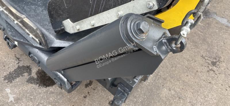 Cestné staviteľstvo Bomag  BF 300 P-2 S340-2 TV...