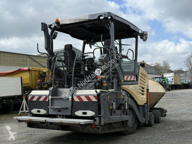 أشغال طرقية Vögele SUPER 1803-3i...