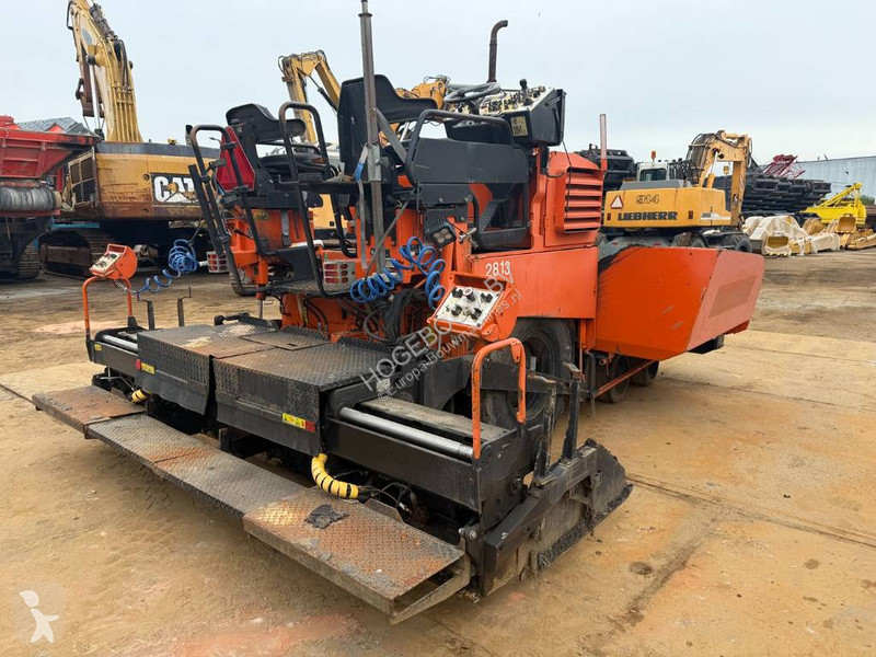 Cestné staviteľstvo Caterpillar AP 300