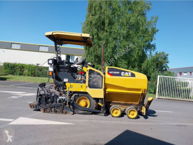 Vejarbejde Caterpillar AP300F