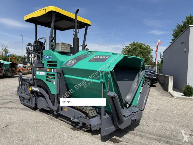 Vägarbeten Vögele Super 1300-2