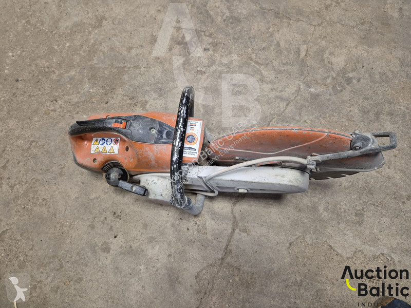 Wegenbouw Stihl TS 420