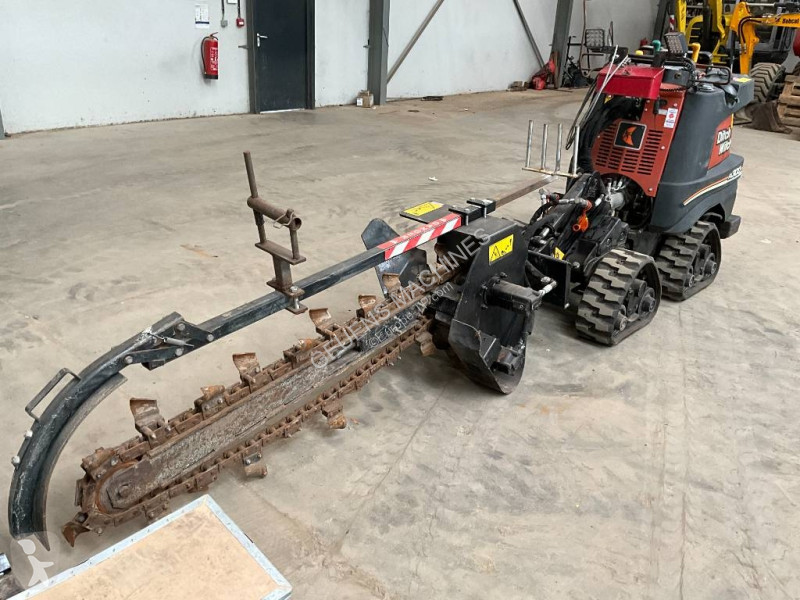 Roboty drogowe Ditch-witch R300
