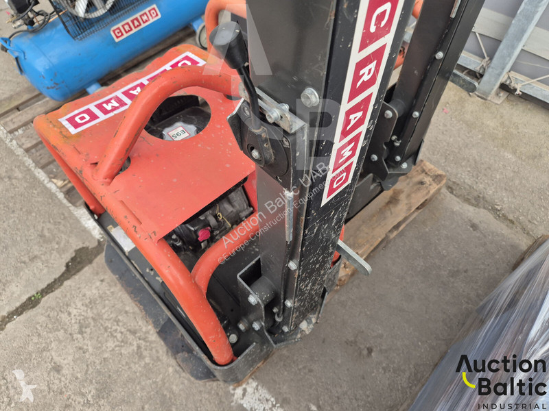 Пътностроителна техника Husqvarna LG300