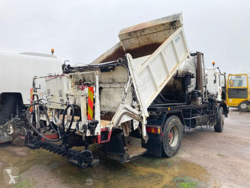 Wegenbouw Renault 230