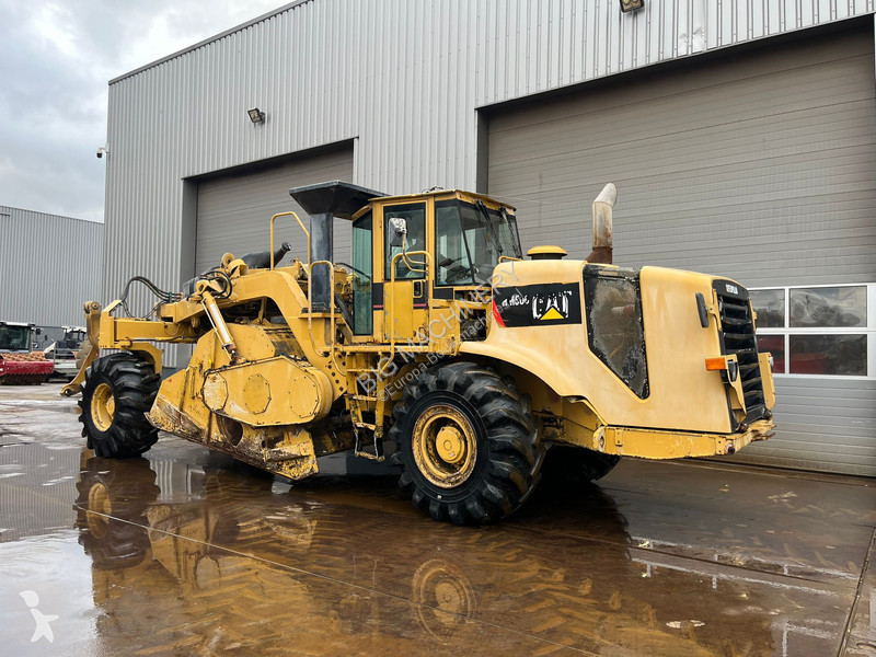 أشغال طرقية Caterpillar
