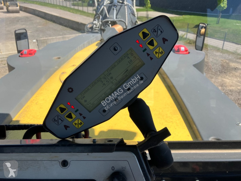 Lavori stradali Bomag  BM 2200/75  Stage...