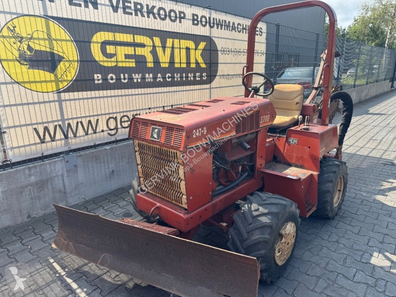 Wegenbouw Ditch-witch 3700 DD