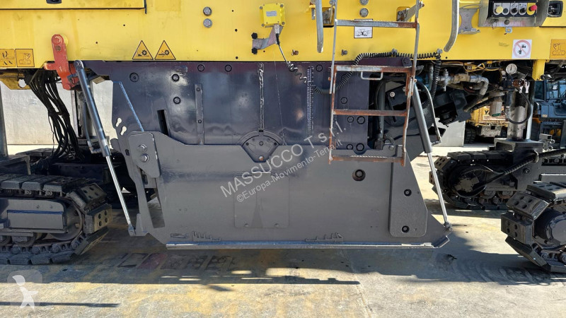 أشغال طرقية Bomag BM2000/602