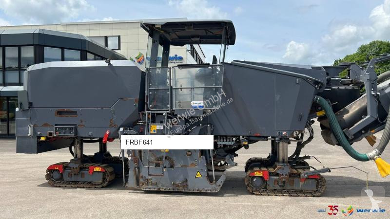 Cestné staviteľstvo Wirtgen W210Fi
