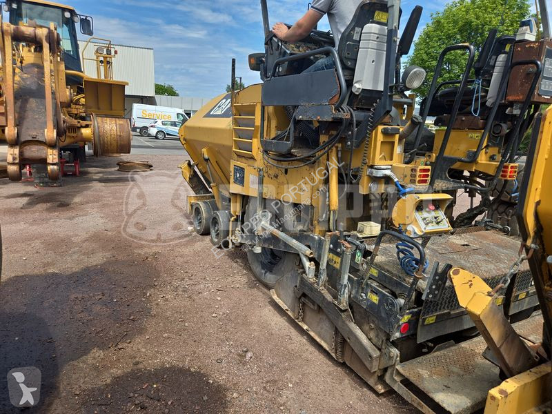 Cestné staviteľstvo Caterpillar AP300