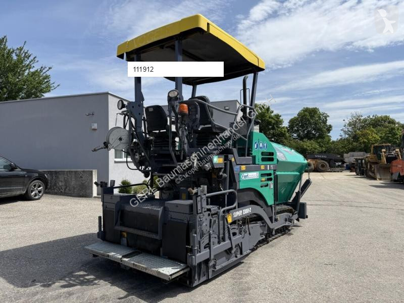 Vägarbeten Vögele Super 1300-2