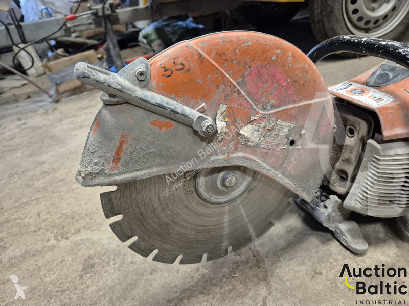 Wegenbouw Stihl TS 420