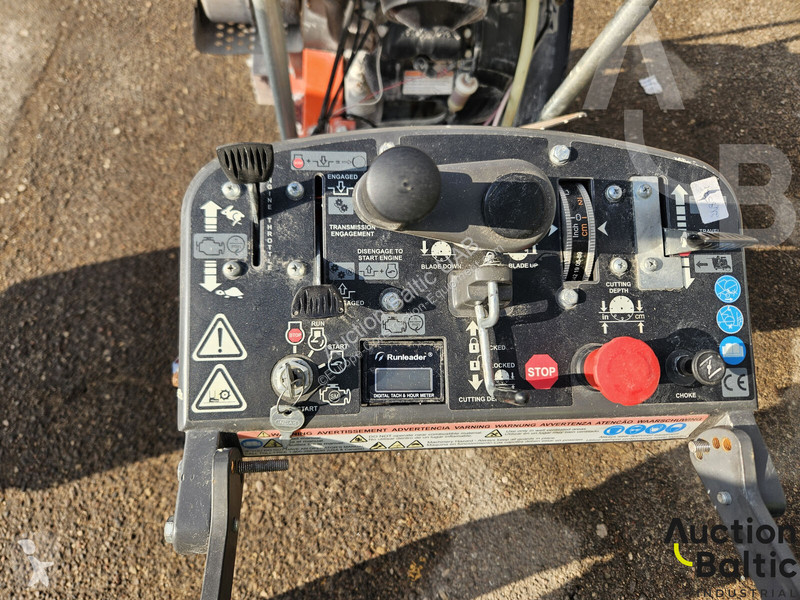 Travaux routiers Husqvarna FS524