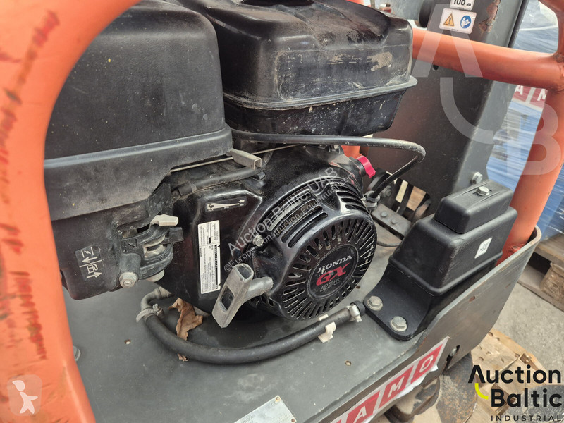 Пътностроителна техника Husqvarna LG300
