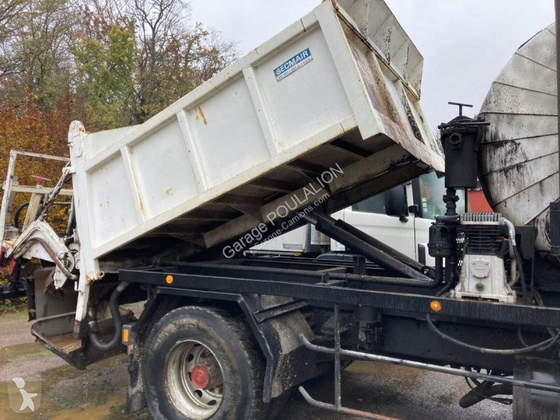 Wegenbouw Renault 230