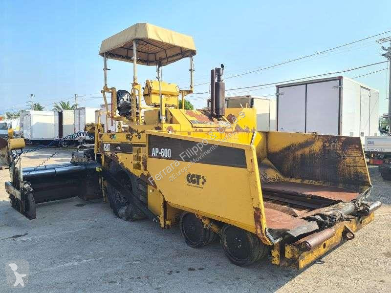 Wegenbouw Caterpillar