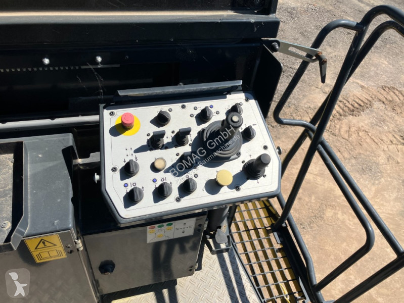Lavori stradali Bomag  BM 2200/75  Stage...