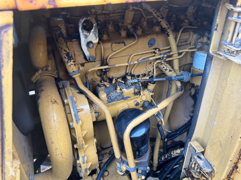 Lavori stradali Caterpillar PR 75