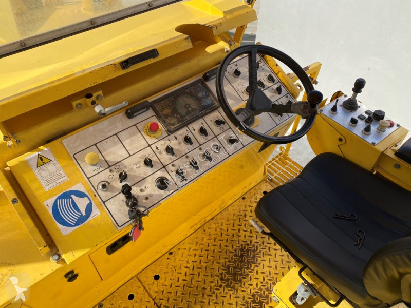 Дорожно-строительная техника Bomag BM1300/30