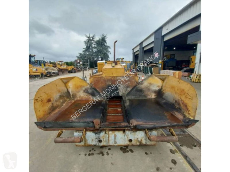 Пътностроителна техника Caterpillar BB621E
