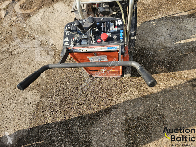 Travaux routiers Husqvarna FS524