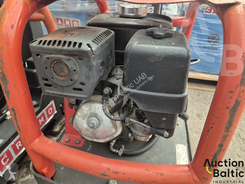 Пътностроителна техника Husqvarna LG300