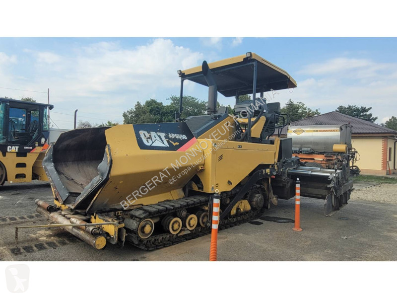 Echipamente pentru lucrari rutiere Caterpillar...