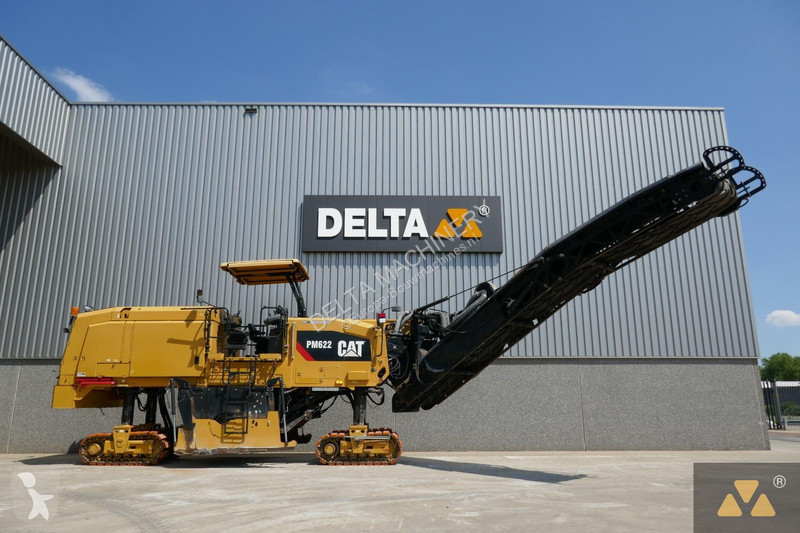 Lavori stradali Caterpillar PM622