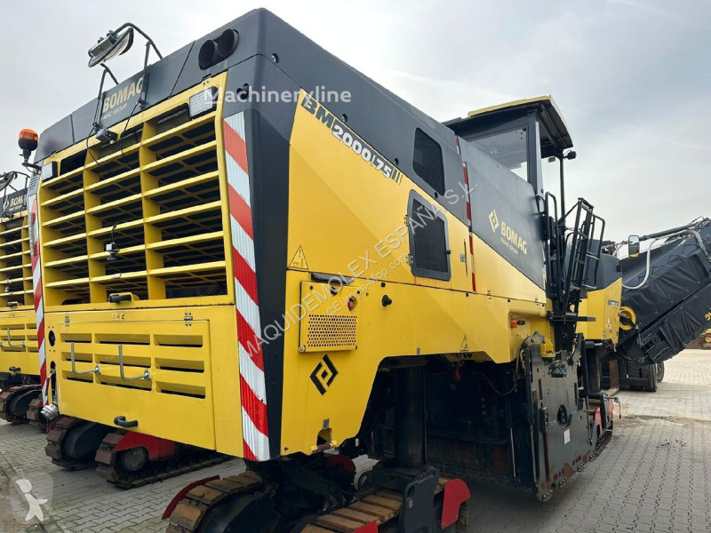 Vejarbejde Bomag BM 2000/75