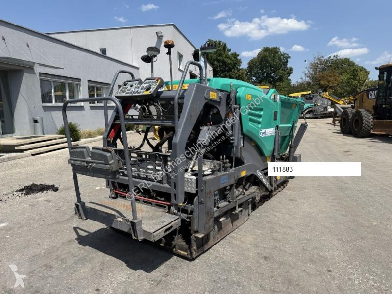 Vägarbeten Vögele Super 800-3i