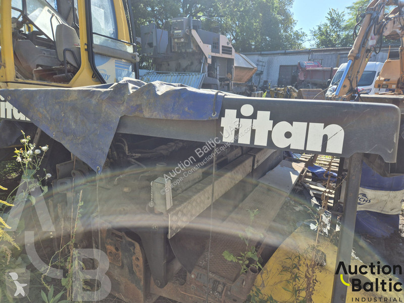 Travaux routiers ABG Titan 7820