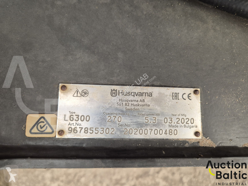 Пътностроителна техника Husqvarna LG300