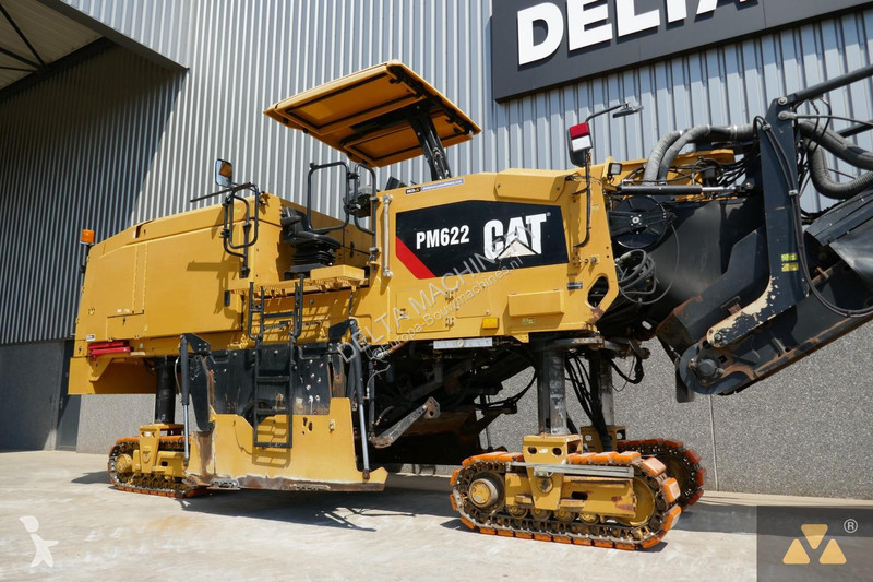 Lavori stradali Caterpillar PM622