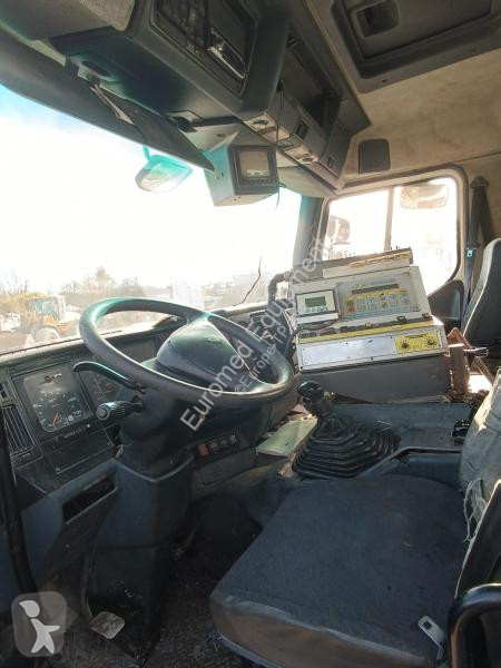 Echipamente pentru lucrari rutiere Renault  .