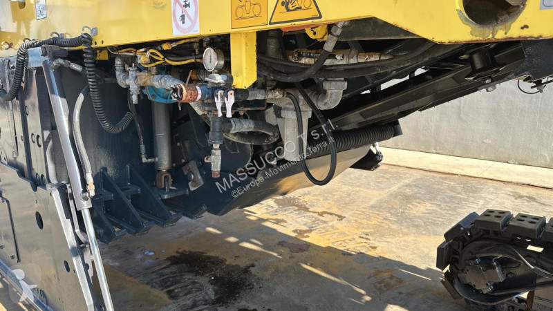 أشغال طرقية Bomag BM2000/602