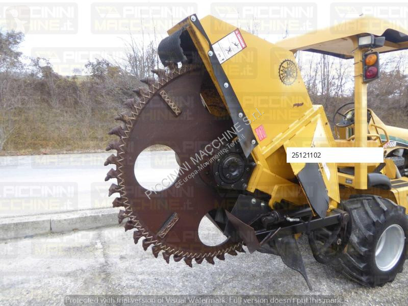 أشغال طرقية Vermeer RTX550