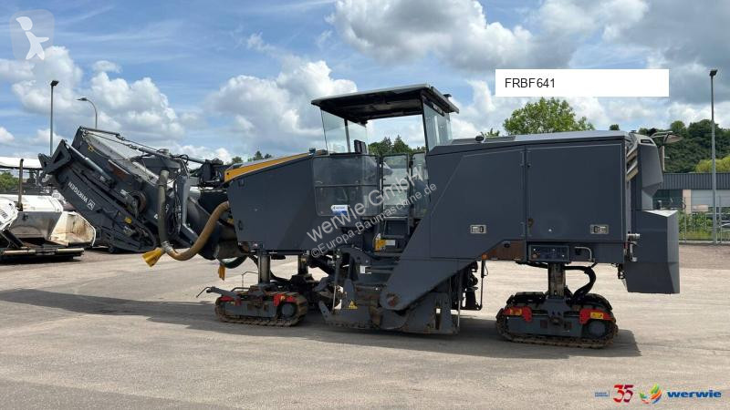 Cestné staviteľstvo Wirtgen W210Fi