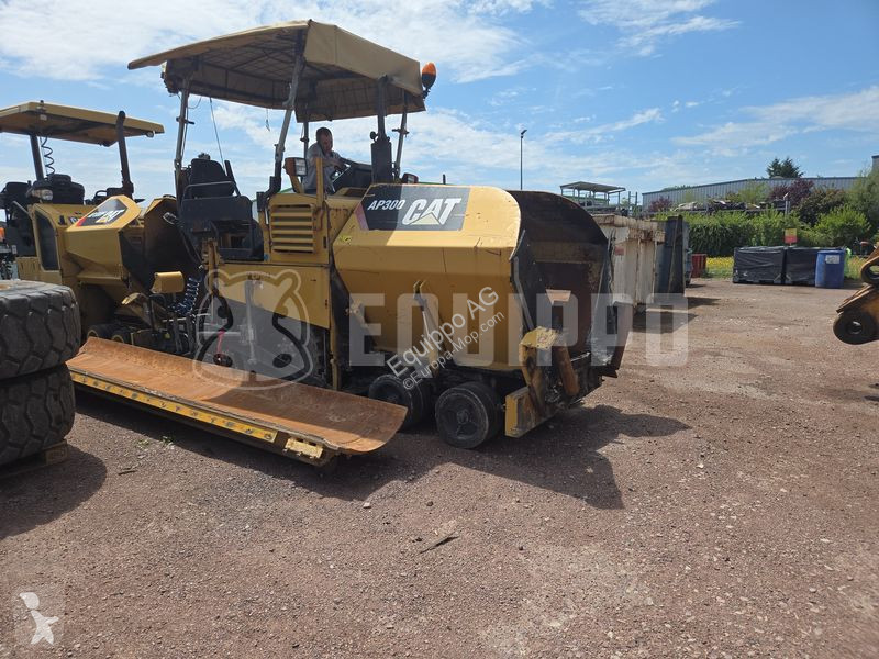 Cestné staviteľstvo Caterpillar AP300