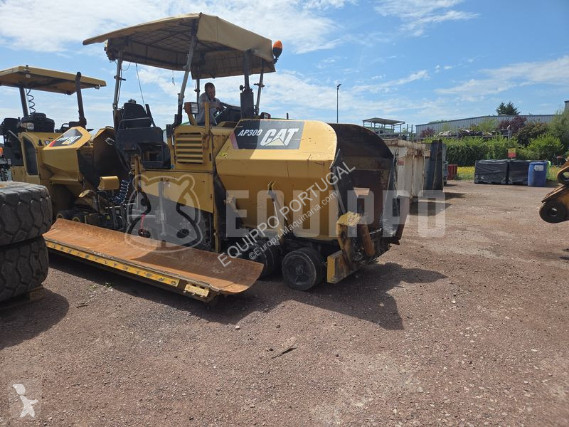 Cestné staviteľstvo Caterpillar AP300