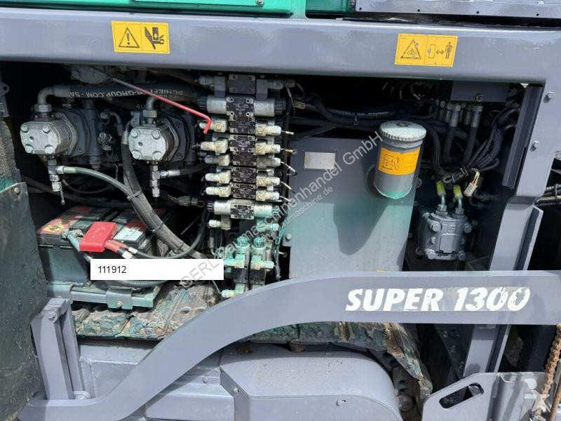 Vägarbeten Vögele Super 1300-2