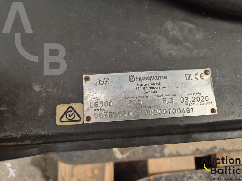 Пътностроителна техника Husqvarna LG300