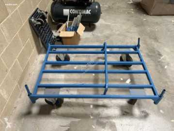 Chariot autoguidé