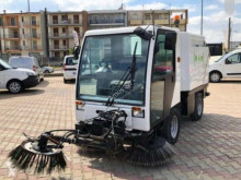 Camion balayeuse nc Bucher CC 20.00