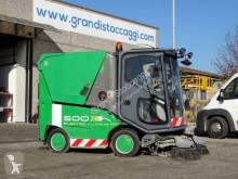 Zametací vůz Tennant Spazzatrice elettrica marca Tennant con batterie al litio - 2245 ore - del 2011