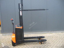 Gerbeur accompagnant BT SWE 080 L